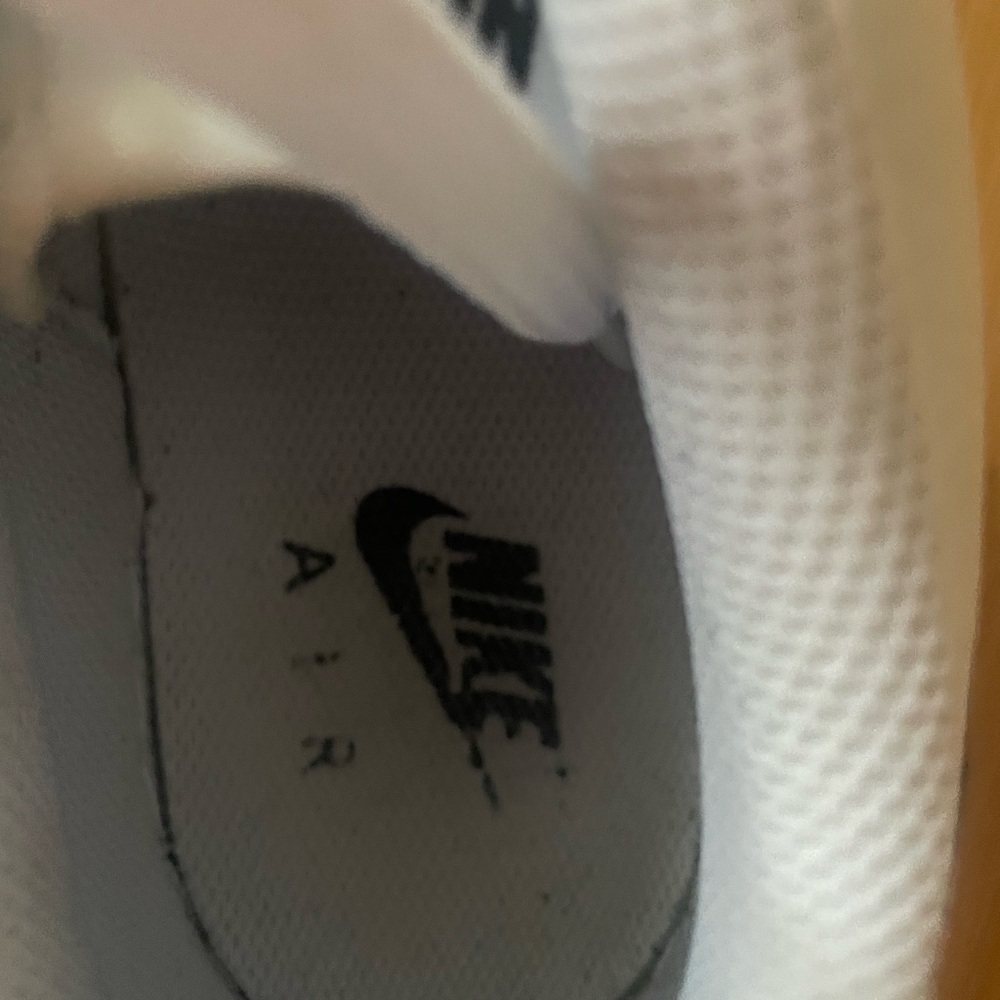 Nike Air Force 1 White Sneakers 6Y/ 7 1/2 Women - Picture 5 of 5